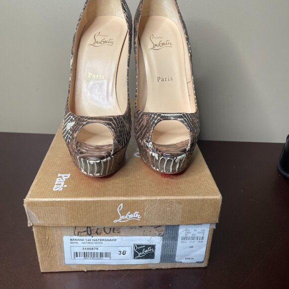 Christian Louboutin Peep-toe Pumps - Picture 4 of 8